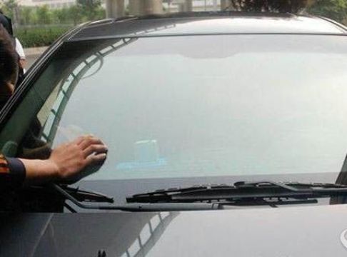點(diǎn)擊查看詳細(xì)信息<br>標(biāo)題：汽車玻璃 閱讀次數(shù)：1853